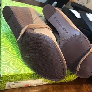 Lucky Brand Women’s Beige Suede Booties